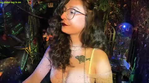 Lady Luna online show from April 18, 2026, 10:32 pm