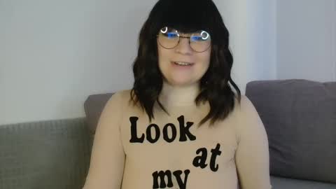 Snapshot of _lalilu_ chatting on February 24, 2025, 10:59 am _lalilu_ online show from February 24, 2025, 10:59 am