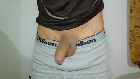 _lalo_0 online show from May 1, 2026, 5:45 am