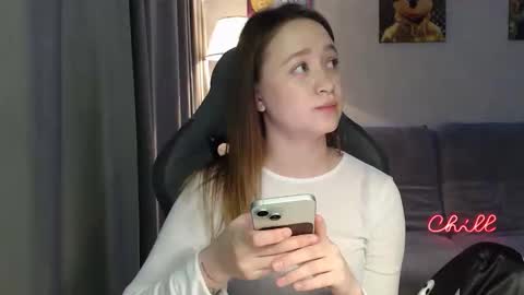 _lalune_ online show from January 15, 2026, 2:10 pm