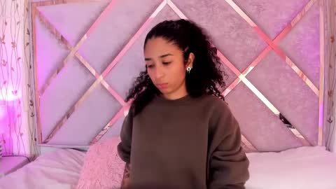 Lanna  online show from January 13, 2025, 12:51 am