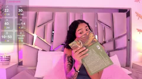 Lanna  online show from January 14, 2025, 11:31 am