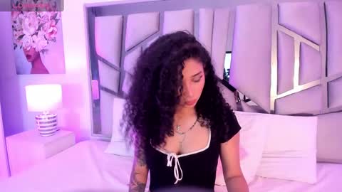 Lanna  online show from January 30, 2025, 11:22 am