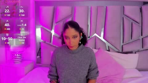 Lanna  online show from February 19, 2025, 12:44 pm