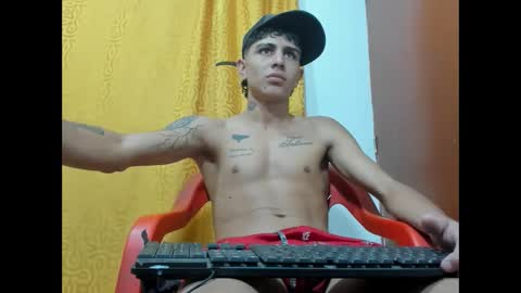 _latinhot_420 online show from April 30, 2026, 1:06 pm