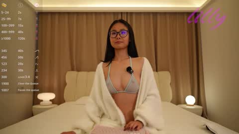 _lillilly_ online show from February 27, 2026, 4:45 am