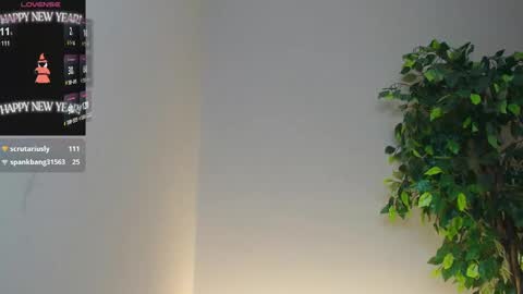 Snapshot of _little_misss chatting on January 21, 2025, 7:37 am Mila online show from January 21, 2025, 7:37 am