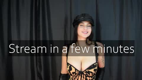 Snapshot of _littlecherryy_ chatting on May 6, 2026, 1:47 am Tania online show from May 6, 2026, 1:47 am