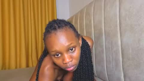 Littlevenus online show from November 14, 2025, 1:26 am