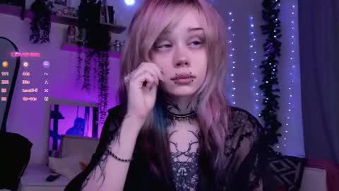 Lolly online show from December 21, 2025, 9:49 am