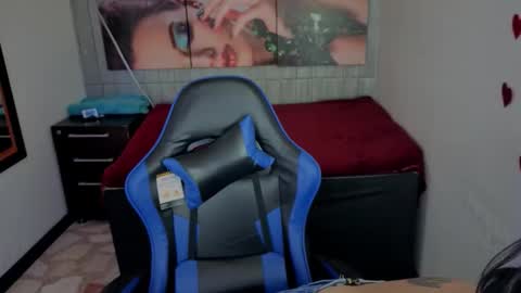 Lucia online show from February 15, 2026, 1:09 pm