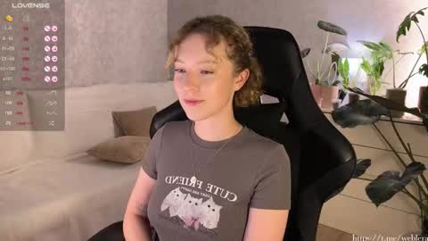 Snapshot of _lucky13__ chatting on September 9, 2025, 7:57 pm Valerie or just Lera online show from September 9, 2025, 7:57 pm