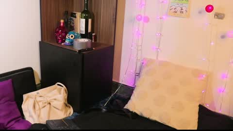 Snapshot of _lucy_white_ chatting on December 4, 2024, 3:48 am Lucy online show from December 4, 2024, 3:48 am