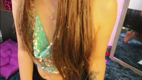 Snapshot of _lucy_white_ chatting on December 30, 2024, 1:48 am Lucy online show from December 30, 2024, 1:48 am