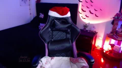 Queen.  Help me reach 100 thumbs up  online show from December 26, 2024, 8:53 pm