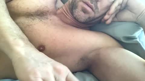 _lululeo_ online show from November 11, 2025, 5:13 pm