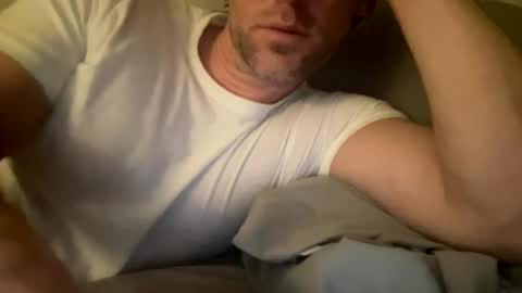 _lululeo_ online show from April 18, 2026, 4:05 am