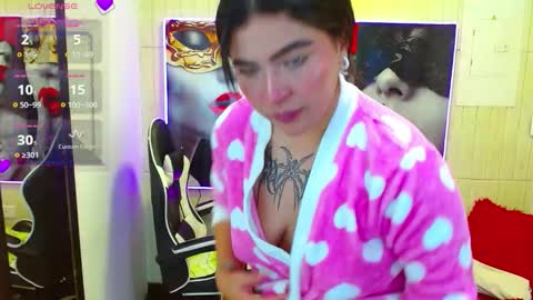 luna torres online show from December 5, 2025, 2:03 pm