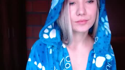 Snapshot of _lunablondie_ chatting on February 4, 2025, 3:15 pm _lunablondie_ online show from February 4, 2025, 3:15 pm