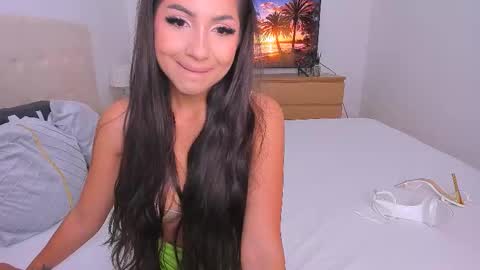 Snapshot of _lyna chatting on September 14, 2025, 10:09 pm Lynna online show from September 14, 2025, 10:09 pm