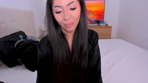 Lynna online show from March 29, 2026, 8:53 pm