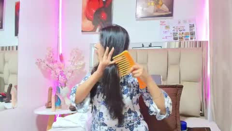 _marcela__ online show from May 24, 2026, 11:48 am