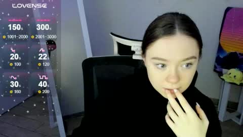 Snapshot of _margoqueen_ chatting on December 14, 2025, 7:36 am Margo online show from December 14, 2025, 7:36 am