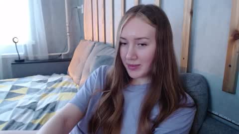 Snapshot of _marianne_ chatting on February 28, 2025, 9:25 am online show from February 28, 2025, 9:25 am