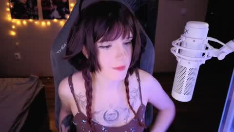 Mariko online show from February 2, 2025, 3:07 pm