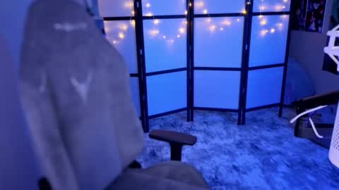 Mariko online show from September 14, 2025, 3:22 pm