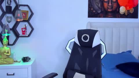 Snapshot of _matthew_santos_ chatting on November 6, 2025, 10:43 pm _matthew_santos_ online show from November 6, 2025, 10:43 pm