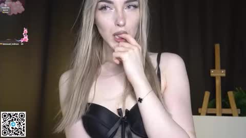 Elva and Kate  online show from October 26, 2025, 8:31 am