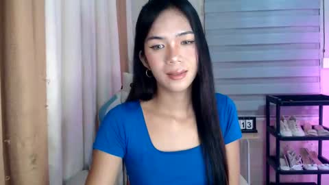 Snapshot of _mellyxxx chatting on April 14, 2026, 10:32 am Melly online show from April 14, 2026, 10:32 am