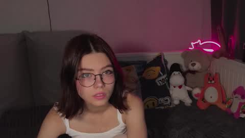 Snapshot of _meowmeowmeow chatting on September 8, 2025, 7:46 pm CAT online show from September 8, 2025, 7:46 pm