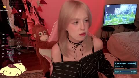 Snapshot of _meowmiko__ chatting on December 21, 2024, 11:24 pm miko3 online show from December 21, 2024, 11:24 pm