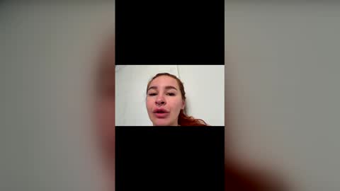 Snapshot of _mi_amore chatting on February 1, 2026, 8:24 am _mi_amore online show from February 1, 2026, 8:24 am