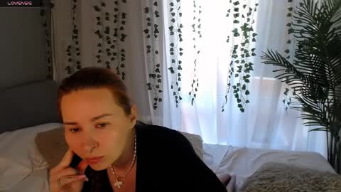 Snapshot of _mi_amore chatting on April 6, 2026, 8:04 am _mi_amore online show from April 6, 2026, 8:04 am