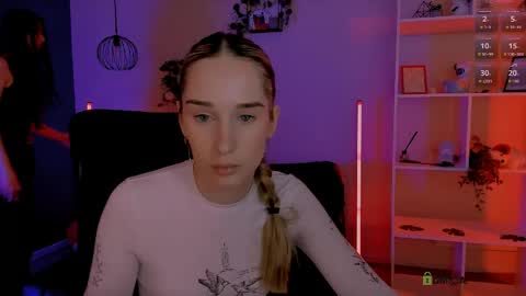 Snapshot of _mila_fire chatting on May 14, 2026, 9:05 am your Mila online show from May 14, 2026, 9:05 am