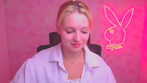 Melanie online show from September 15, 2025, 6:02 am