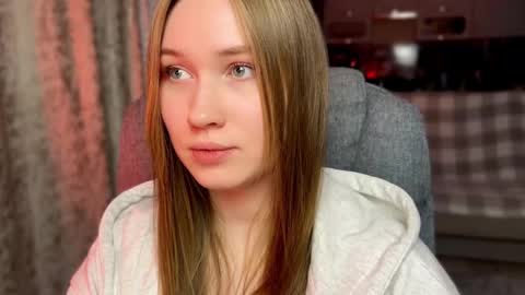 Snapshot of _mirabell_ chatting on November 24, 2025, 12:54 am _mirabell_ online show from November 24, 2025, 12:54 am