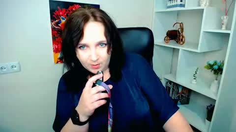 Snapshot of _miranda_sun chatting on June 18, 2026, 9:36 am Miranda online show from June 18, 2026, 9:36 am