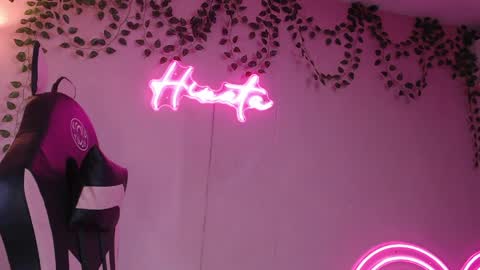 Hinata 3 online show from May 14, 2026, 1:18 pm