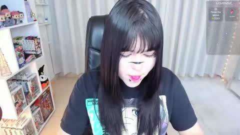 Hanna  Idependent Model   online show from November 8, 2025, 5:07 am