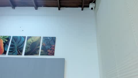 _molly_rosse_ online show from October 9, 2025, 11:52 am