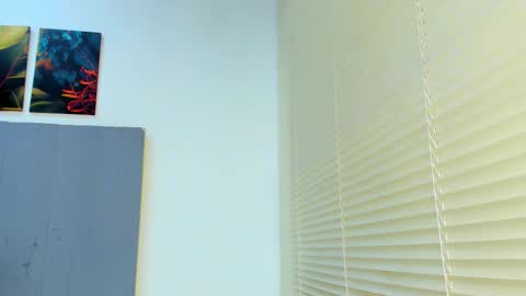 _molly_rosse_ online show from October 14, 2025, 12:28 pm