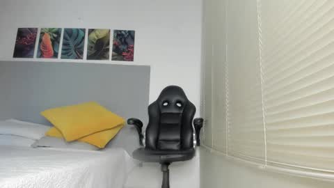 _molly_rosse_ online show from February 7, 2026, 12:09 pm