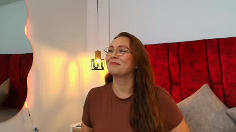 _monaliza_ online show from April 4, 2026, 1:19 pm