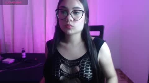 Snapshot of _moon_rosee chatting on February 23, 2026, 12:57 pm _moon_rosee online show from February 23, 2026, 12:57 pm