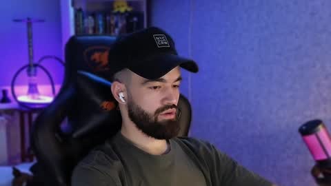 Ask me online show from December 4, 2024, 9:46 pm