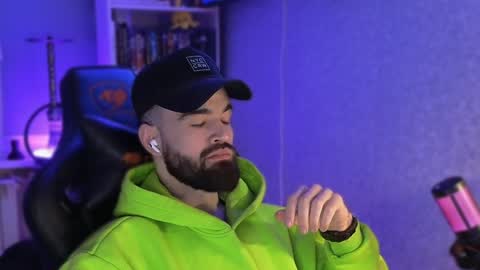 Ask me online show from December 6, 2024, 12:45 am